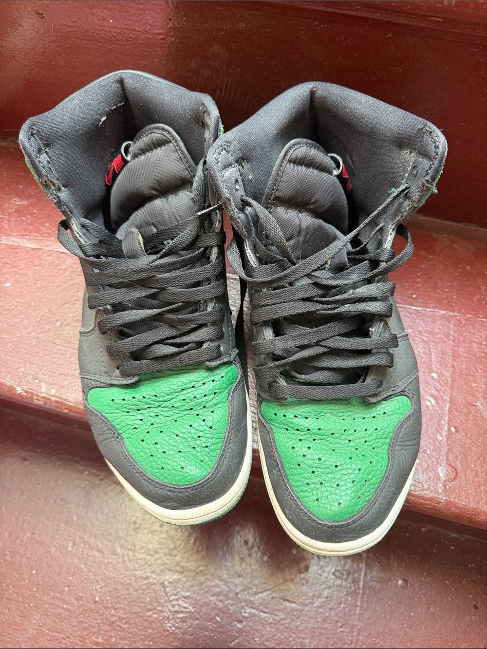 Nike High-Top Athletic Sneakers Black and Green